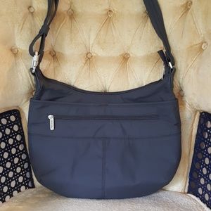 Crossbody bag, great for traveling!